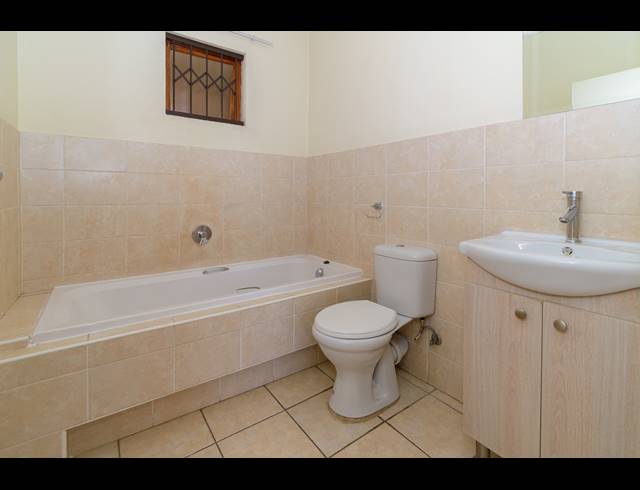 2 BEDROOM APARTMENT FOR SALE IN RANDPARK RIDGE